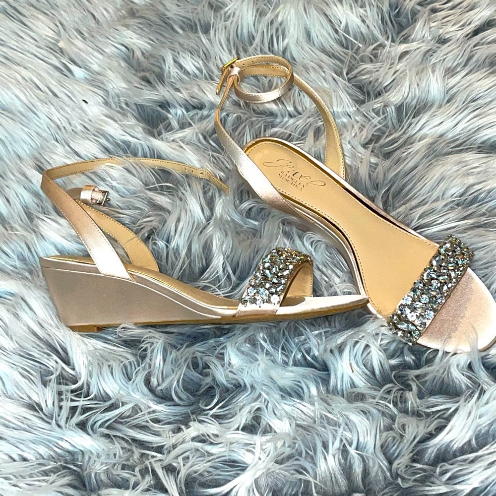 Badgley Mischka Wedge